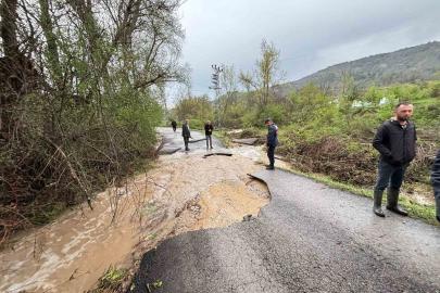 Karabük’te sağanak ve dolu su taşkınlarına neden oldu: Mahsur kalan 3 vatandaşı kurtardı