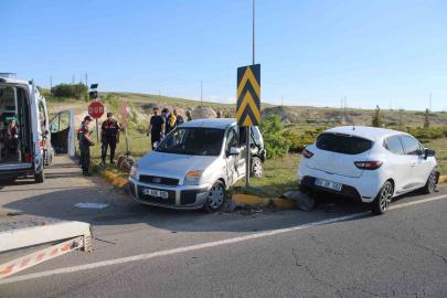 Kayseri’de otomobiller çarpıştı: 1’i ağır 6 yaralı