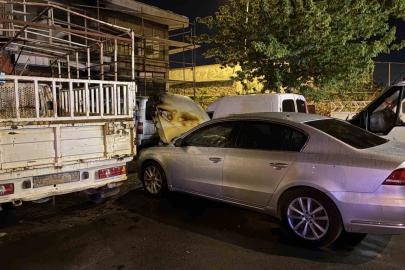Kayseri’de yolda arızalanan otomobil sanayide alev aldı