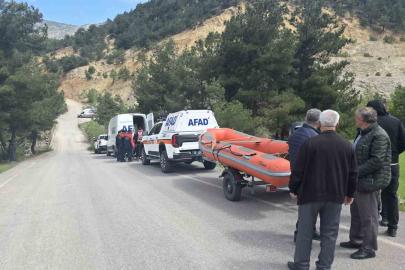 Kazanın şokuyla kendini Kelkit Çayı’na attı, AFAD ekiplerinin arama çalışmaları sürüyor