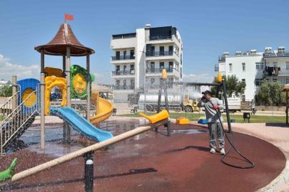 Kepez’de park ve oyun alanlarında hijyen seferberliği