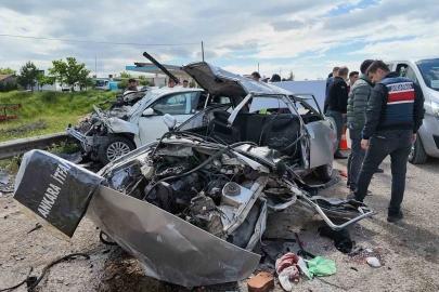 Kırıkkale’de araçlar bir aileye mezar oldu: Ölü sayısı 3’e yükseldi, 6 kişinin tedavisi sürüyor