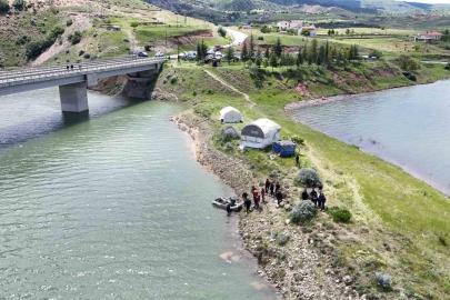 Kızılırmak’a düşen genci arama çalışması devam ediyor