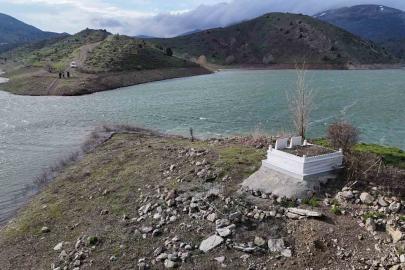 Köylünün suyla imtihanı, mezarlar bir görülüyor bir kayboluyor