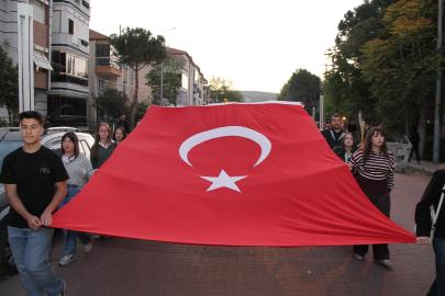 Kula’da 19 Mayıs coşkusu fener alayıyla taçlandı
