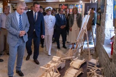 Kuşadası’nda öğrencilerin eserleri sergilendi