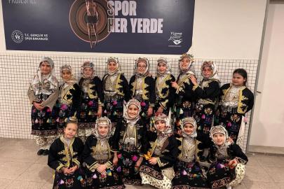 Kütahya Belediyespor Halk Oyunları ekiplerinden İzmir’de çifte başarı