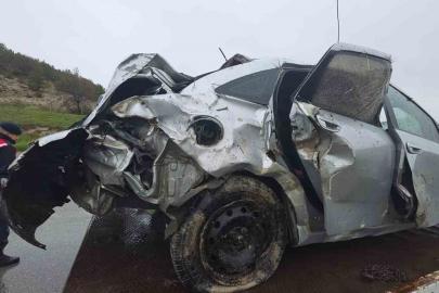 Kütahya’da otomobil uçuruma yuvarlandı: 1 ölü, 1 ağır yaralı