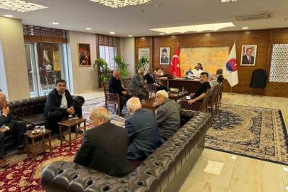 Mahalle sakinlerinden Başkan Çetinkaya’ya teşekkür ziyareti