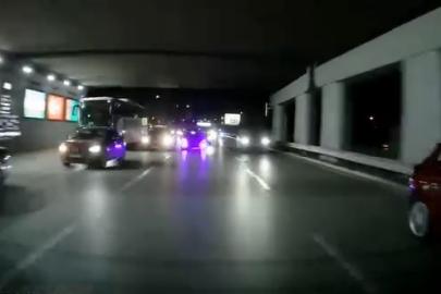 Makas atarak trafiği tehlikeye düşüren araç kamerada