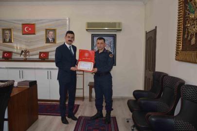 Manyas’ta jandarma ve emniyete başarı belgesi