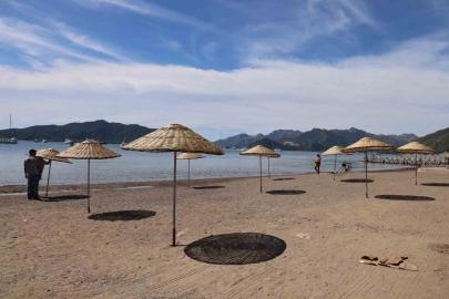 Marmaris’te halk plajları sezona hazırlanıyor