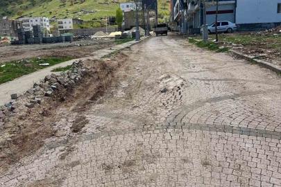 Mazıdağı’nda bozuk yollar tepki çekiyor