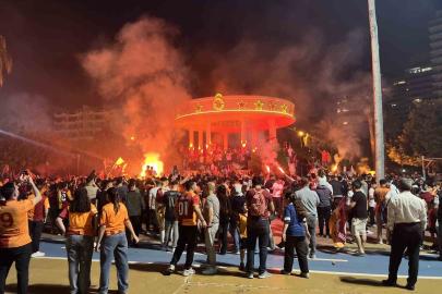 Mersin’de Galatasaray’ın şampiyonluğu büyük coşkuyla kutlandı