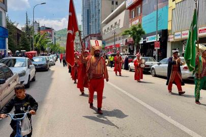 Meslek liseliler mehteran eşliğinde yürüyüp, mesleklerini anlattılar
