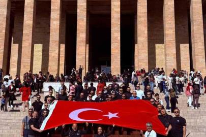 Motorculardan Anıtkabir’e "bayrak sürüşü"