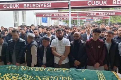 Motosiklet kazasında hayatını kaybeden genç futbolcu son yolculuğuna uğurlandı