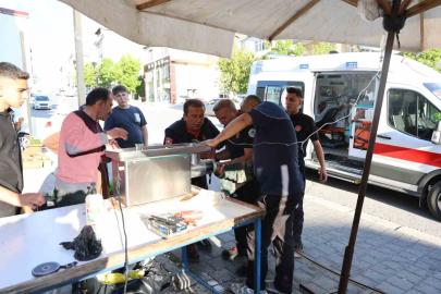 Nevşehir’de parmağı kıyma makinesine sıkışan esnafı itfaiye kurtardı