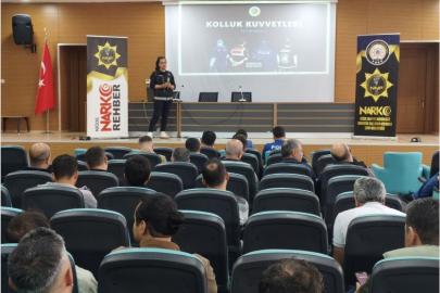 Niğde’de polisten narkotikle mücadelede bilgilendirme çalışmaları
