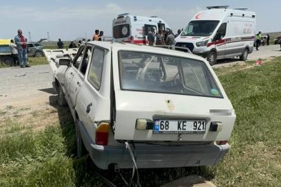 Otomobille hafif ticari araç çarpıştı: 4 yaralı