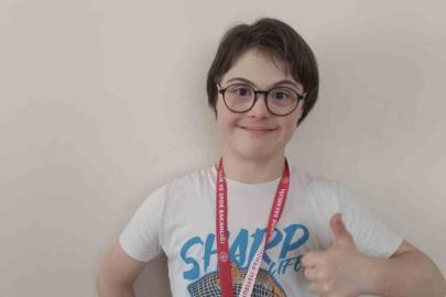 Özel sporcu Seyit Taha Kileci yüzmede Kocaeli şampiyonu oldu