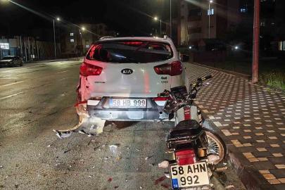 Park halindeki cipe çarpan motosiklet sürücüsü hayatını kaybetti