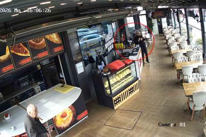 Pendik’te soluk borusuna ekmek kaçan müşteri heimlich manevrasıyla kurtarıldı