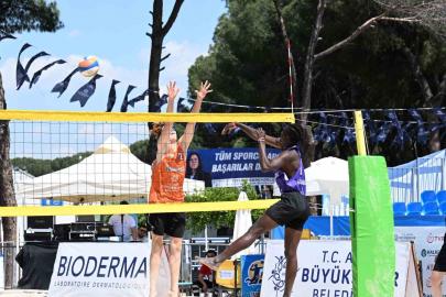 Plaj voleybolunun kalbi Aydın Tekstil Park’ta atıyor
