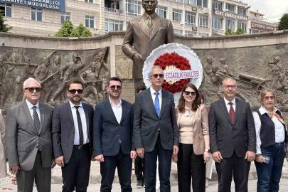 Püsküllü: "Eczacılar, ilacın güvenli, etkili ve bilinçli kullanımında sağlık sisteminin vazgeçilmez bir parçasıdır"