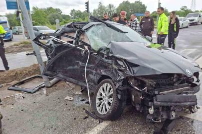 Sakarya’da otomobil, minibüs ve tır çarpıştı: 4’ü ağır 6 yaralı