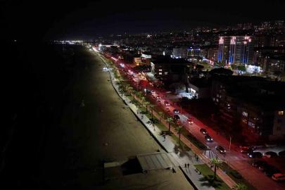 Samsun’da 19 Mayıs’a özel aydınlatma: Kırmızı beyaz ışıklar sahili süsledi
