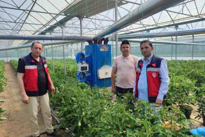 Simav’da topraksız seraya geçiş yapan üreticilere teknik bilgi verildi