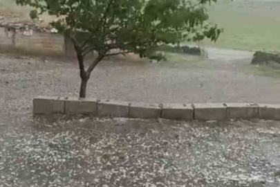Siverek’te ceviz büyüklüğünde dolu yağdı