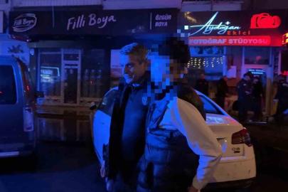 Sokak ortasında tüfekle dolaşan çocuk, kovalamaca sonucu yakalandı