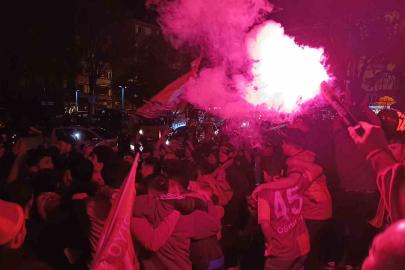 Tekirdağ’da sarı-kırmızılı şampiyonluk coşkusu gece yarılarına kadar sürdü