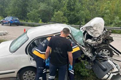 Tokat’ta kazada hurdaya dönen otomobildeki 5 kişi yaralandı