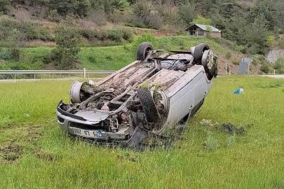 Tokat’ta lastiği patlayan otomobil takla attı: 5 yaralı