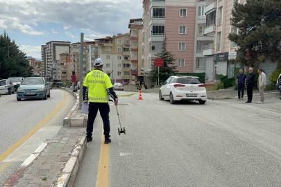 Tokat’ta yolun karşısına geçmek isteyen kadına alkollü sürücü çarptı