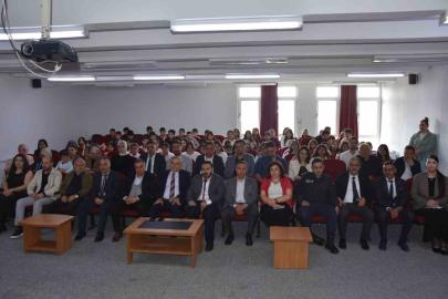 Tomarza’da ’Maarifin kalbinde vakti kuşatmak’ etkinliğine yoğun ilgi