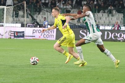 Trendyol Süper Lig: Konyaspor: 0 - Fenerbahçe: 1 (İlk yarı)