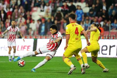 Trendyol Süper Lig: Samsunspor: 1 - Göztepe: 0 (İlk yarı)