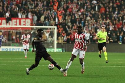 Trendyol Süper Lig: Samsunspor: 4 - Galatasaray: 1 (Maç sonucu)