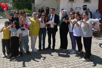 Ula Çiçekli Mahallesi Muhtarı Karan’dan ‘Anneler Günü’ etkinliği