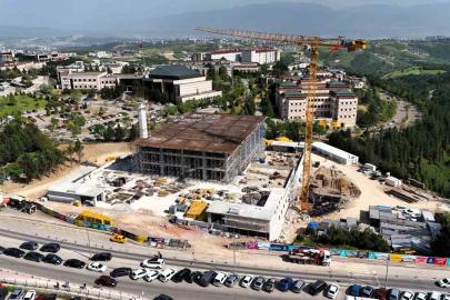 Umuttepe’deki cami ve otopark inşaatı hızla ilerliyor