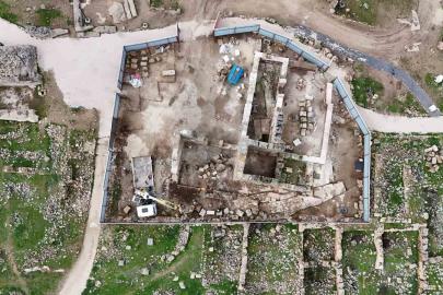 UNESCO Dünya Mirası Geçici Listesi’nde yer alan Zerzevan Kalesi’nde restorasyon çalışmaları devam ediyor