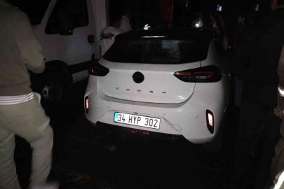 Üsküdar’da park halindeki üç araç yandı