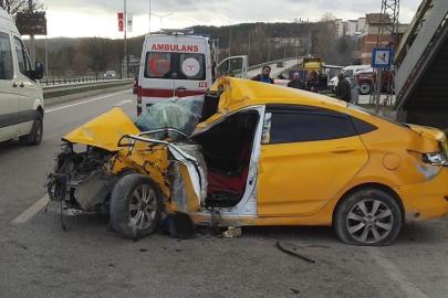 Üst geçit direğine çarpan otomobilin sürücüsü 71 gün sonra hayatını kaybetti