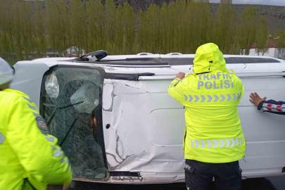 Van’da kontrolden çıkan otomobil takla attı: 1 yaralı