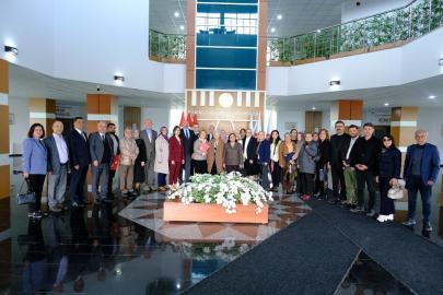 Yazar Müjgan Üçer, kütüphanesini üniversite öğrencilerine bağışladı