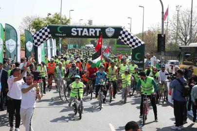 Yüzlerce kişi Sumud filosuna destek için pedal çevirdi